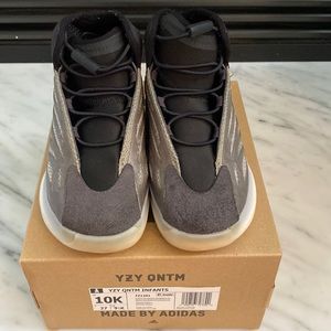 Authentic Yeezy basketball toddler size 10 in good condition